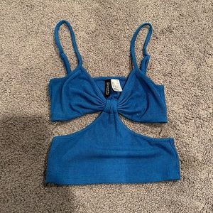 H&M Blue cut out crop top